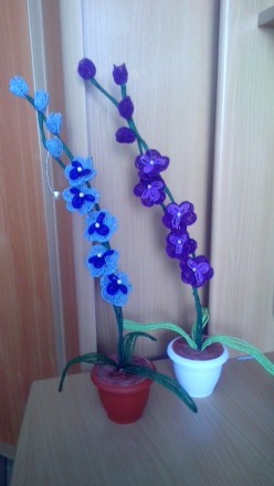 продам цветы из бисера(орхидеи,фиалки,герберы,нарцисы,ромашки,гиацинт,лилии,маки. . фото 2