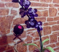 продам цветы из бисера(орхидеи,фиалки,герберы,нарцисы,ромашки,гиацинт,лилии,маки. . фото 9