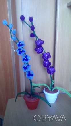 продам цветы из бисера(орхидеи,фиалки,герберы,нарцисы,ромашки,гиацинт,лилии,маки. . фото 1