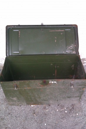 Ящик металлический, в наличии шесть штук, зеленого цвета, времён СССР, в хорошем. . фото 3