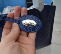 Furla Ink Blue Croc Embossed Leather Jucca Shopper Tote
Retail: $328.00

Сумк. . фото 6
