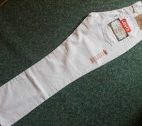 Продам новые женские джинсы Levi`s.
№ 525; 27/32 белые
№ 525; 27/32 индиго
№ . . фото 2