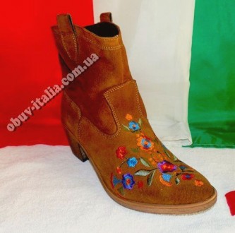 Фирменные женские замшевые ботинки известной итальянской фирмы Gian Marco Conti . . фото 2