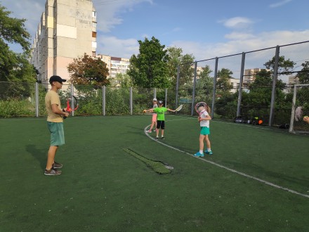 Секція з великого тенісу.
Заняття для дорослих та діток від 5 років і старше.
. . фото 4