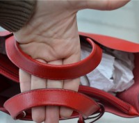 Сумка Furla Divide-It Red Saffiano Leather

Классика фурлы.

Самая известная. . фото 6
