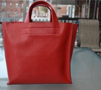 Сумка Furla Divide-It Red Saffiano Leather

Классика фурлы.

Самая известная. . фото 3