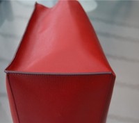 Сумка Furla Divide-It Red Saffiano Leather

Классика фурлы.

Самая известная. . фото 10