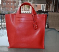 Сумка Furla Divide-It Red Saffiano Leather

Классика фурлы.

Самая известная. . фото 2