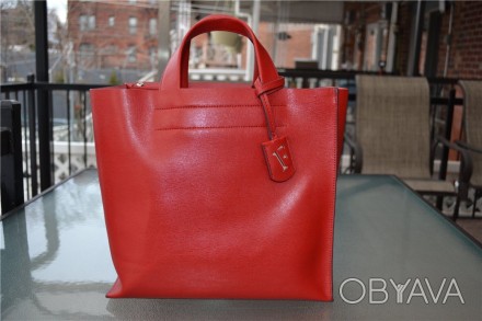Сумка Furla Divide-It Red Saffiano Leather

Классика фурлы.

Самая известная. . фото 1