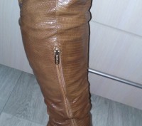 Женские ботфорты. коричневого цвета, обувались 1 раз на корпоратив, дефектов нет. . фото 3