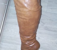 Женские ботфорты. коричневого цвета, обувались 1 раз на корпоратив, дефектов нет. . фото 2