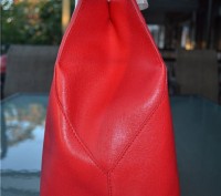 Furla Red Leather Papermoon Top Handle Toe

Красная.

Но при этом сдержанная. . фото 12