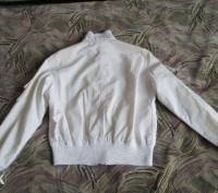 Продается женская летняя ветровка белого цвета, с карманами, в хорошем состоянии. . фото 3