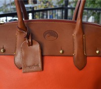 Dooney Bourke Leather Zip Top Wilson Bag
retail : $368

Женственная и игривая. . фото 10
