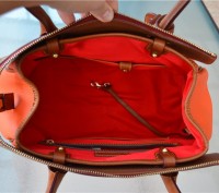 Dooney Bourke Leather Zip Top Wilson Bag
retail : $368

Женственная и игривая. . фото 8