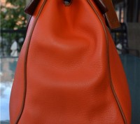 Dooney Bourke Leather Zip Top Wilson Bag
retail : $368

Женственная и игривая. . фото 7