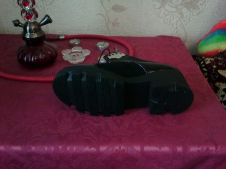 Красивые черные туфли.комбинированный замш с лаковой кожей. . фото 4
