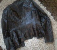 Кожаная куртка, материал: натуральная кожа,цвет-черный, размер: 42-XS. Состояние. . фото 3