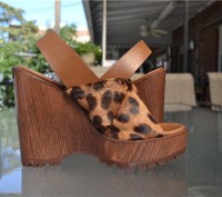 Michael Kors Leopard Calf Hair Platform Wedge Sandals Size 40
Retail $850

Ma. . фото 4