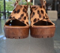 Michael Kors Leopard Calf Hair Platform Wedge Sandals Size 40
Retail $850

Ma. . фото 12