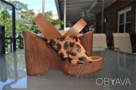 Michael Kors Leopard Calf Hair Platform Wedge Sandals Size 40
Retail $850

Ma. . фото 1