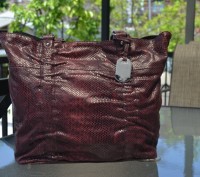 Furla Leather Shopper Tote Handbag
retail : $478

Очень классная Фурлочка, са. . фото 2