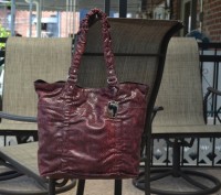 Furla Leather Shopper Tote Handbag
retail : $478

Очень классная Фурлочка, са. . фото 3