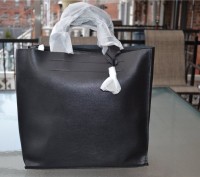 Furla "Divide-It"   Black Saffiano Leather

  Самая лучшая модель этой фирмы.
. . фото 2