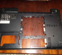Разборка ноутбука Acer E528.
Остатки, есть:
нижняя часть корпуса (дно, корыто). . фото 8