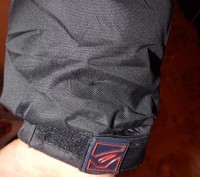 Состав ткани -100% полиэстер.
Куртка торговой марки LEGEA подходит для досуга,с. . фото 5