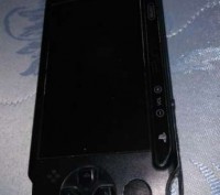 PSP E1008 Имеются 5 дисков с играми и карта памяти на 8 GB MEMORY STICK PRO-HG D. . фото 3