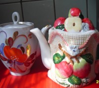 чайники в прекрасном состоянии!!!!!!!! один чайник полтавского фарфорового завод. . фото 2