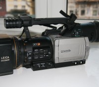 Panasonic AG-DVX100

Модель относится к профессиональному типу видеокамер. Уст. . фото 2