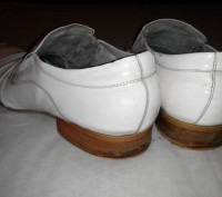 Туфли фирмы EVEREST. Зделанные из натуральной кожи покрытой лаком. 
Добавлю одн. . фото 7