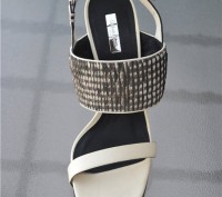 Calvin Klein Collection shoes Ivory Leather Heels/ Sandals, Square

Retail pri. . фото 11