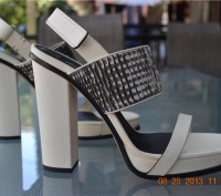 Calvin Klein Collection shoes Ivory Leather Heels/ Sandals, Square

Retail pri. . фото 10