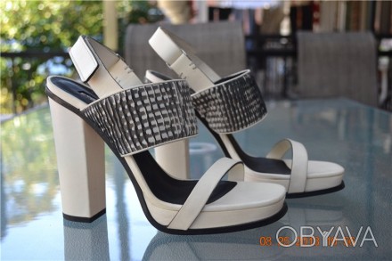 Calvin Klein Collection shoes Ivory Leather Heels/ Sandals, Square

Retail pri. . фото 1