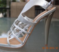 Vicini by Giuseppe Zanotti Strappy Leather Heels Size 10 US / 40 EU

Retail pr. . фото 3