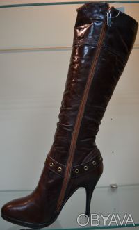 невысокая платформа +каблук ,коричневые ,полностью доверху мех, на узкое голенищ. . фото 3