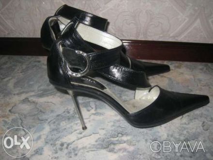 Продаю туфли женские- модельные, черного цвета.Туфли в отличном состоянии на мет. . фото 1