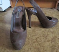 Туфли коричневого цвета, 38 размер,пятка открыта, каблук 13 см,скрытая подошва 3. . фото 2