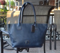 DOONEY BOURKE NAVY FLORENTINE LEATHER SMALL RUSSEL TOTE BAG
Retail $328.00

П. . фото 5