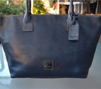 DOONEY BOURKE NAVY FLORENTINE LEATHER SMALL RUSSEL TOTE BAG
Retail $328.00

П. . фото 4