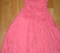 Бальное розовое платье на возраст 10-13 лет.
Размер S.
Ширина по грудке 66 см.. . фото 3