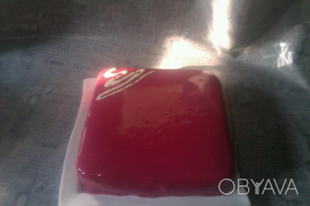 Бисквит "Джоконда"
Ванильно-шоколадное кремё
Ягодное компоте
Малиновый мусс
. . фото 1