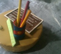 Шоколадно-миндальный бисквит
Мусс сливки+шоколад+маскарпоне
Ягодное компоте

. . фото 3