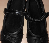 Продаю лаковые черные туфельки для девочки. Размер - 32.. . фото 4