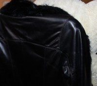 Продам очень красивую и теплую дубленку пальто с натуральным мехом на воротнике,. . фото 12