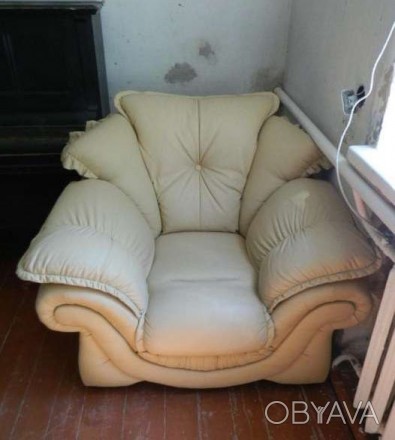 Продам комплект диван та два крісла у зв'язку з ремонтом в гостьовій і необхідні. . фото 1
