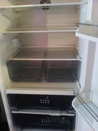 Холодильник Liebher. Ціна 5600,00 грн. Гарантійний термін 3 місяці. Висота 180см. . фото 3